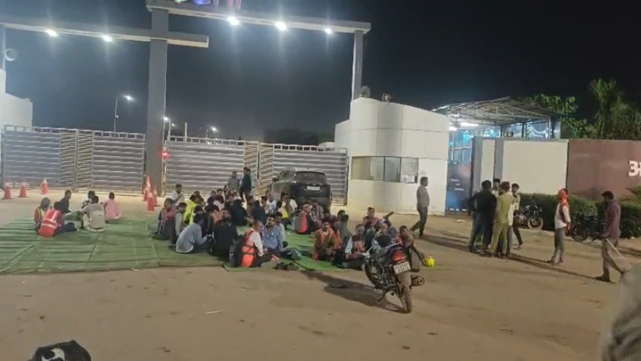 CG Crime News: CG में अदाणी की फैक्ट्री में बलवा, इस बात को लेकर भिड़े छत्तीसगढ़ और बिहार के मजदूर, TI समेत कई पुलिसकर्मी भी घायल