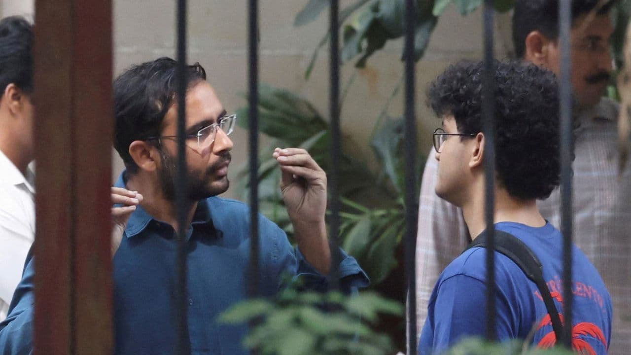 जेल में रहेंगे कॉकरोच जनता पार्टी के ये नेता, पुलिस ने भेजा इतने दिन की हिरासत में, क्यों हुए गिरफ्तार
