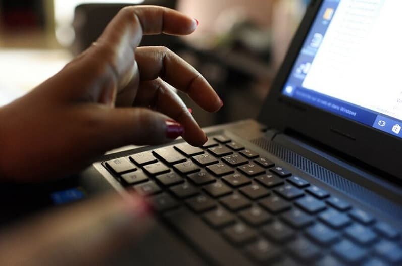 Free Laptop For Students: स्टूडेंट्स के लिए बड़ी खुशखबरी.. 12वीं टॉपर्स को मिलेगा फ्री लैपटॉप, सीएम डॉ. मोहन यादव ने किया ऐलान