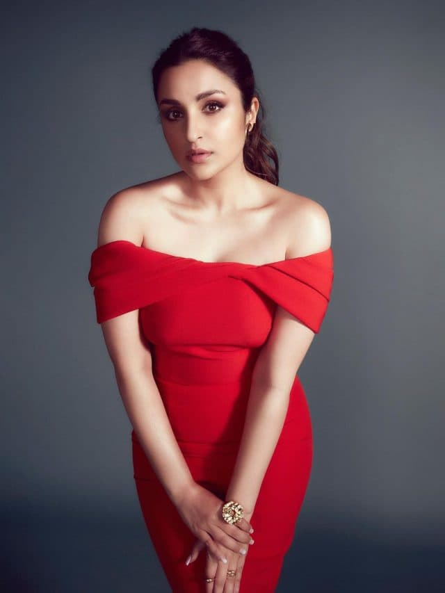 परिणीति चोपड़ा ने हाल ही में अपने नये फोटोशूट की तस्वीरें शेयर कीं और वे फैंस को पंसद आ रहे है