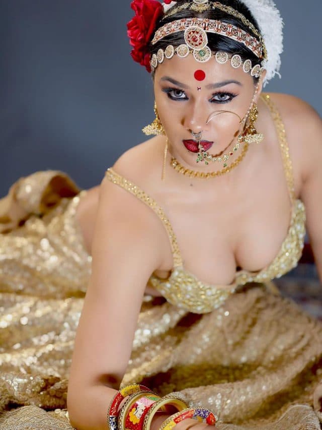 भोजपुरी एक्ट्रेस Namrata Malla के नागिन लुक को देखकर फैन्स हुए फिदा