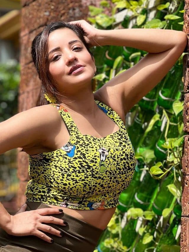 दिन पर दिन बोल्ड होते जा रही है एक्ट्रेस मोनालिसा, बेडरूम से शेयर की हॉट तस्वीर