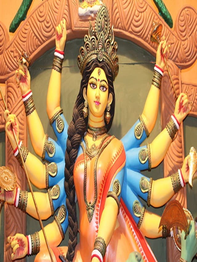 Navratri 2022 : इन रंगों को धारण कर करें मां दुर्गा की पूजा
