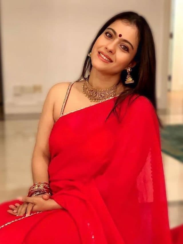 उम्र के साथ बढ़ती जा रही बॉलीवुड एक्ट्रेस काजोल की खूबसूरती, साड़ी पहन दिखाया ट्रेडिशनल लुक (Copy)