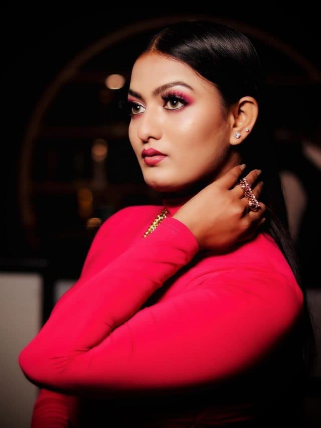खूबसूरती के मामले में हीरोइनों को टक्कर देती हैं ये आदिवासी लड़की, एक झलक के लिए तरसते हैं लोग