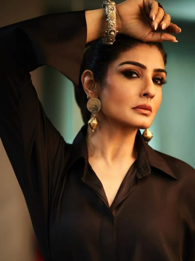 Raveena Tandon: एक्ट्रेस रवीना टंडन ने ब्लैक ड्रेस में शेयर की अपनी हॉट फोटोज, ढा रहीं हैं कहर