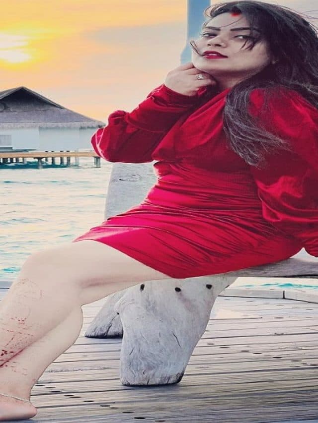 Bhojpuri Actress Nidhi jha: लग्जरी लाइफ स्टाइल की शौकीन हैं निधि झा, देखें पति के साथ रोमांटिक पल