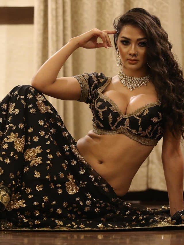 Bhojpuri actress Namrata Malla: नम्रता मल्ला ने लहंगा चोली पहनकर कराया बोल्ड फोटोशूट, फैंस पर गिराई बिजलियां