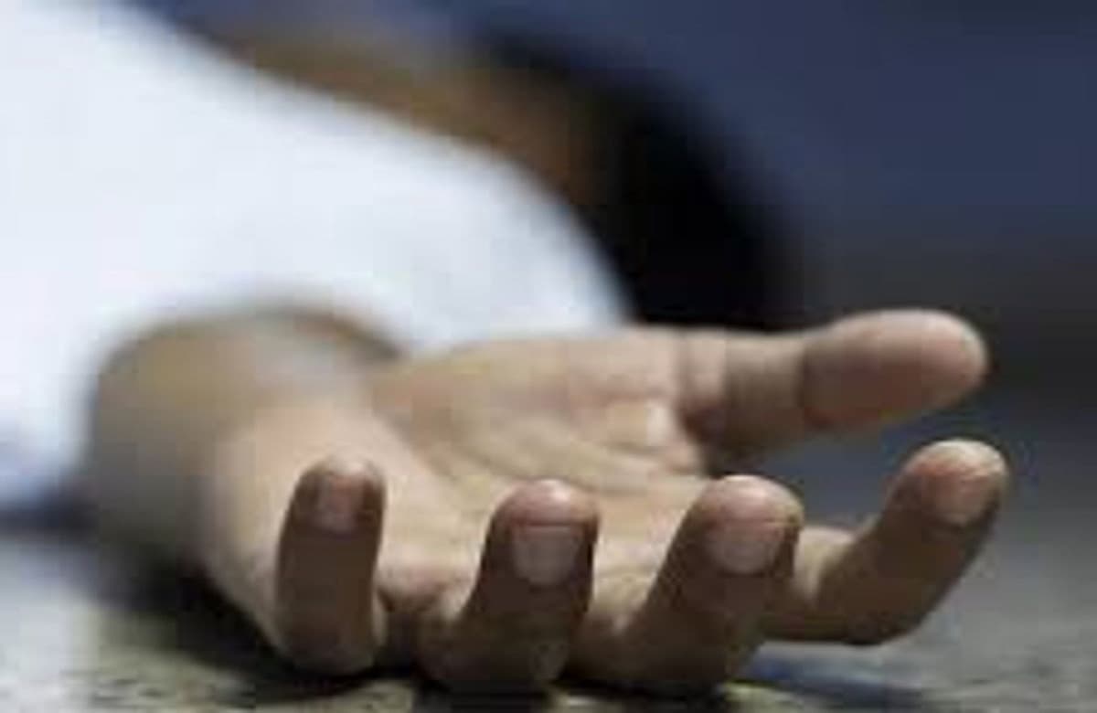 शर्मसार हुई मानवता: बाहर से ताला लगाकर चले गए बेटा-बहू, बंद कमरे में बुजुर्ग महिला की मौत !