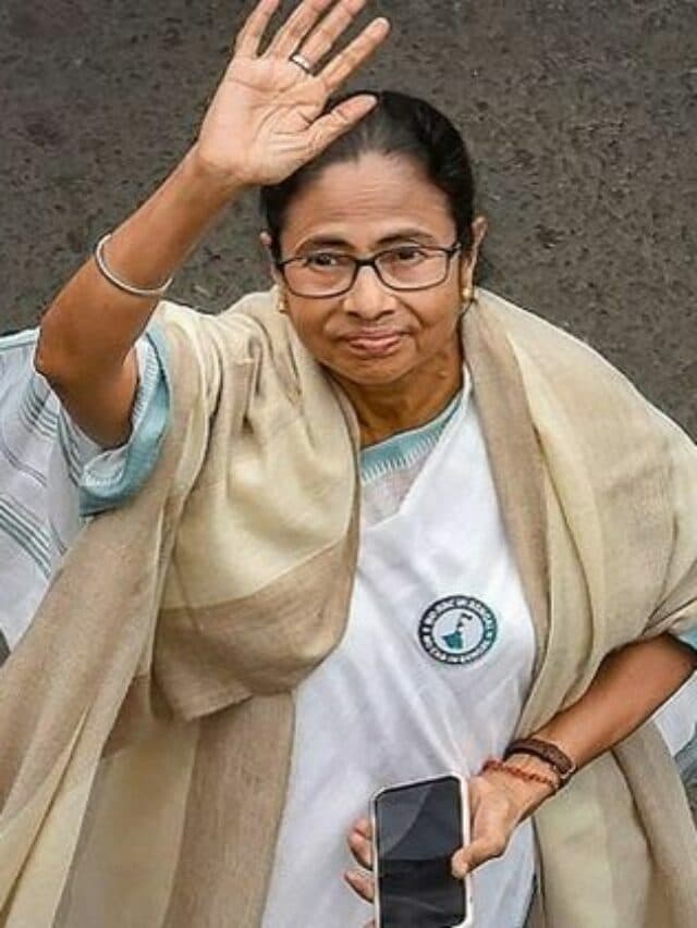 अब बीजेपी का नारा बेटी जलाओ’, मणिपुर में महिलाओं से दरिंदगी पर भड़कीं ममता बनर्जी ।