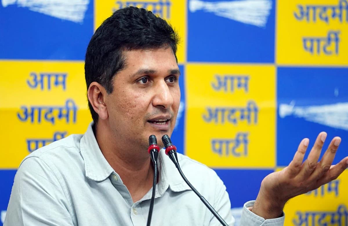 Saurabh Bhardwaj on Delhi Election Results 2025 : ‘हम छोटी लड़ाइयां हारते हैं..’ दिल्ली चुनाव के नतीजों पर सौरभ भारद्वाज का बड़ा बयान, स्वाति मालीवाल ने कसा तंज