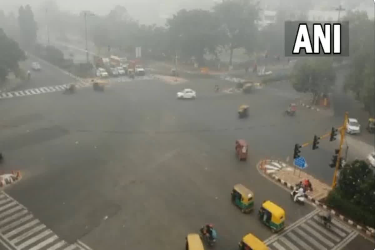Delhi Air Pollution: देश की राजधानी में लागू रहेगा ग्रैप 4, बढ़ते वायु प्रदूषण के बीच सुप्रीम कोर्ट ने लिया फैसला