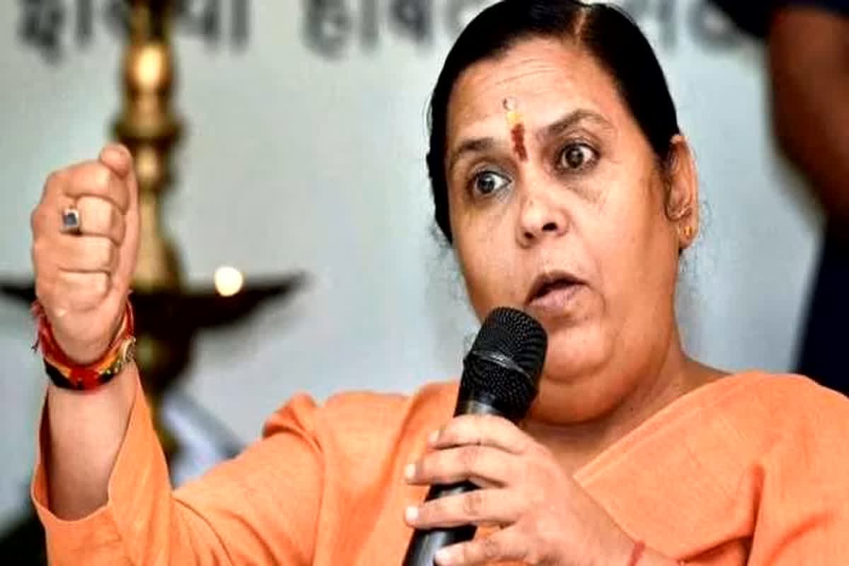 MLA Nandkishore Gurjar Met Uma Bharti: फटे कुर्ते, नंगे पैर उमा भारती से मिले BJP विधायक नंदकिशोर गुर्जर, इस मामले की ली पूरी जानकारी