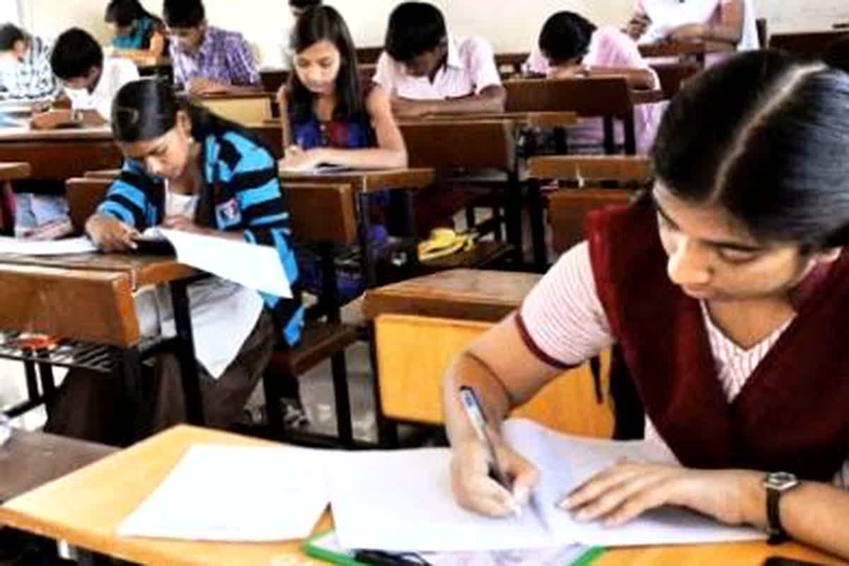 UP Board Date Sheet 2026: 10वीं और 12वीं की परीक्षा की तारीखों का ऐलान, बोर्ड ने जारी किया शेड्यूल, जानें कब से शुरू होंगे एग्जाम