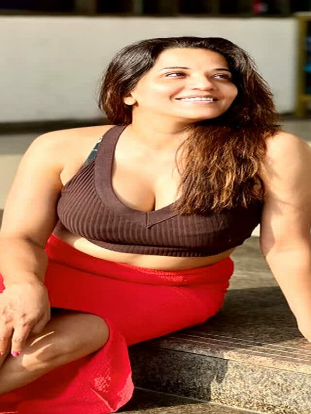 Monalisa Hot Photos : मोनालिसा ने बढ़ाई फैंस के दिलों की धड़कन, शेयर की बोल्ड तस्वीरें