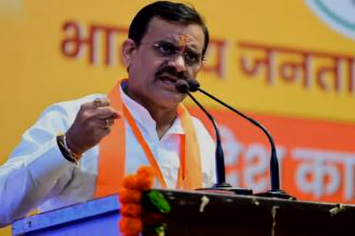 VD Sharma Latest Statement : ‘कांग्रेस जम्मू-कश्मीर में विकास नहीं नौजवानों के हाथ में पत्थर देखना चाहती’.. धारा 370 को लेकर हुए हंगामे पर वीडी शर्मा का हमला