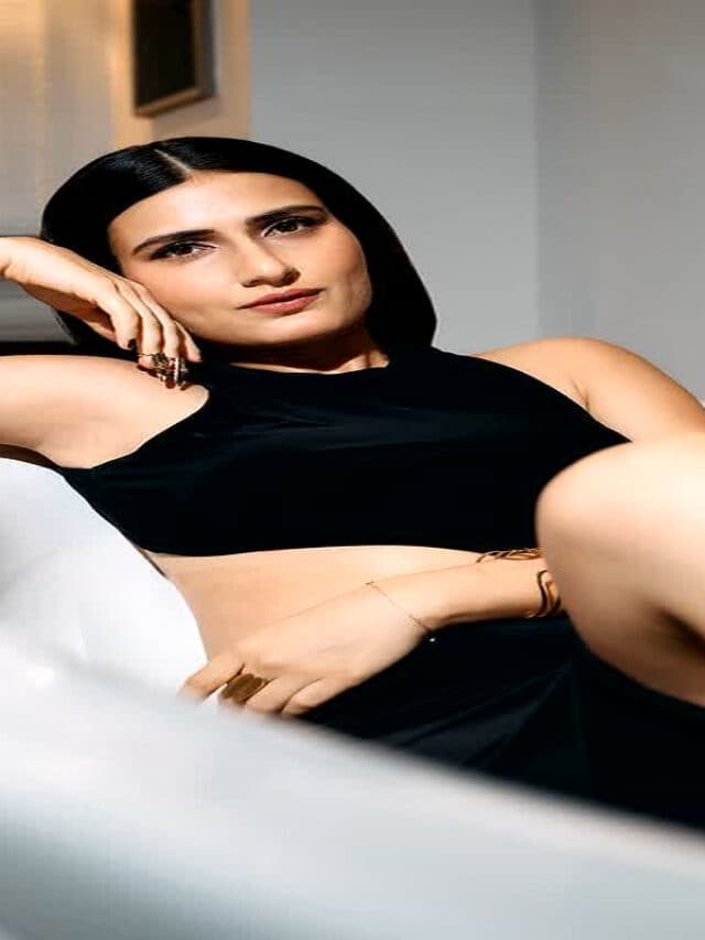 Fatima Sana Shaikh Hot Pics : फातिमा सना शेख ने ब्लैक ड्रेस में शेयर की बोल्ड तस्वीरें, कैप्शन में लिखी मजेदार बात