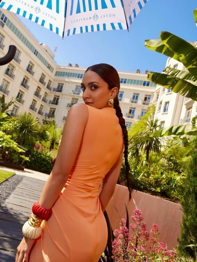 Kiara Advani Hot Photos: कियारा आडवाणी ने ऑरेंज ड्रेस में लगाया ग्लैमर का तड़का, देखें हॉट फोटोज…