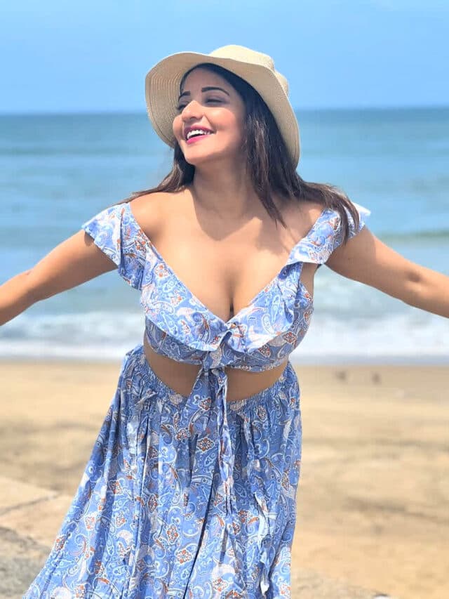 Monalisa Hot Pic: तपती गर्मी के बीच भोजपुरी क्वीन ने समंदर किनारे मस्ती करते हुए कराया फोटोशूट