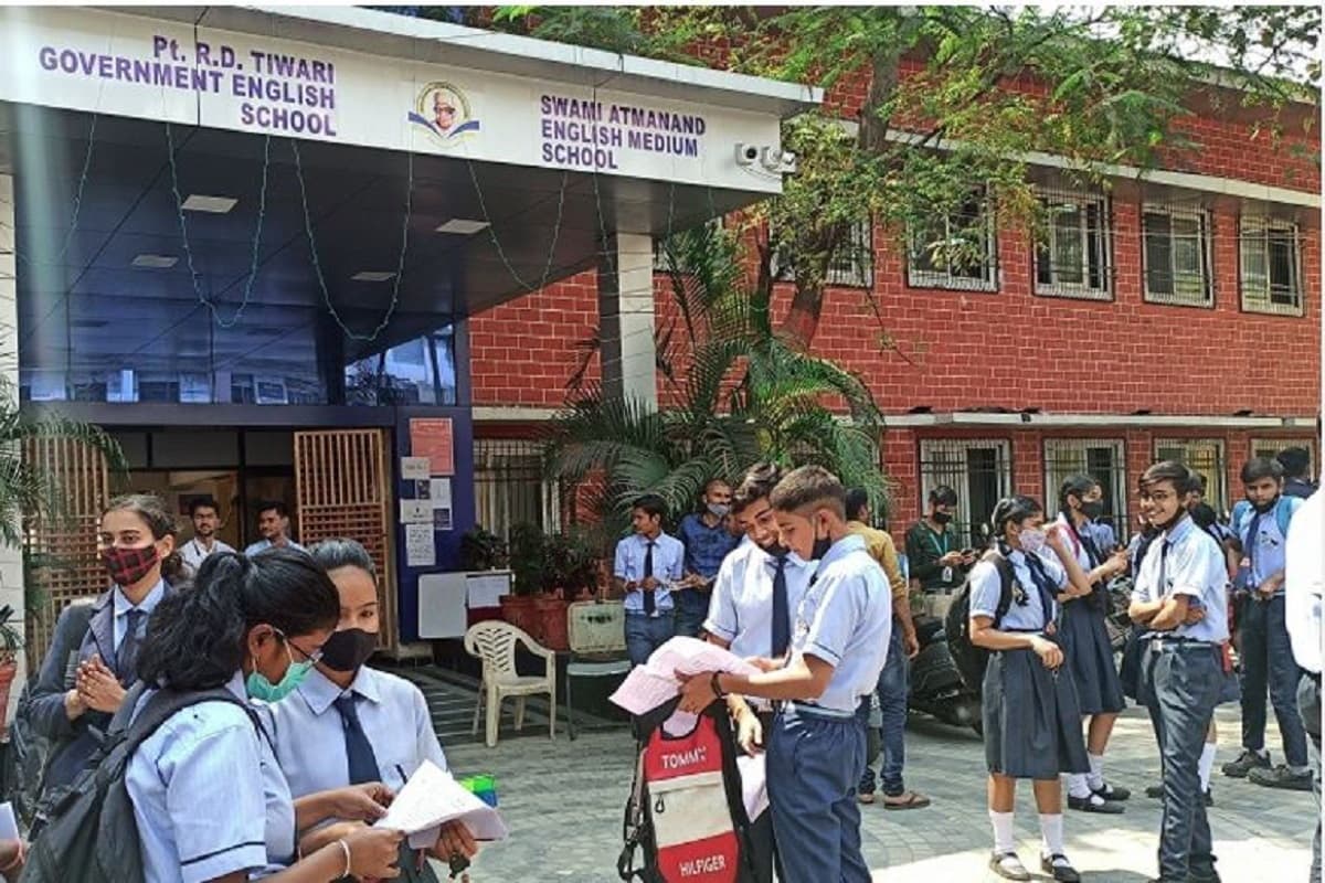 Swami Atmanand School Controversy: स्वामी आत्मानंद स्कूलों को लेकर नहीं थम रही सियासत, CMO ने किया ऐसा ट्वीट तो भूपेश ने साधा निशाना, कही ये बात