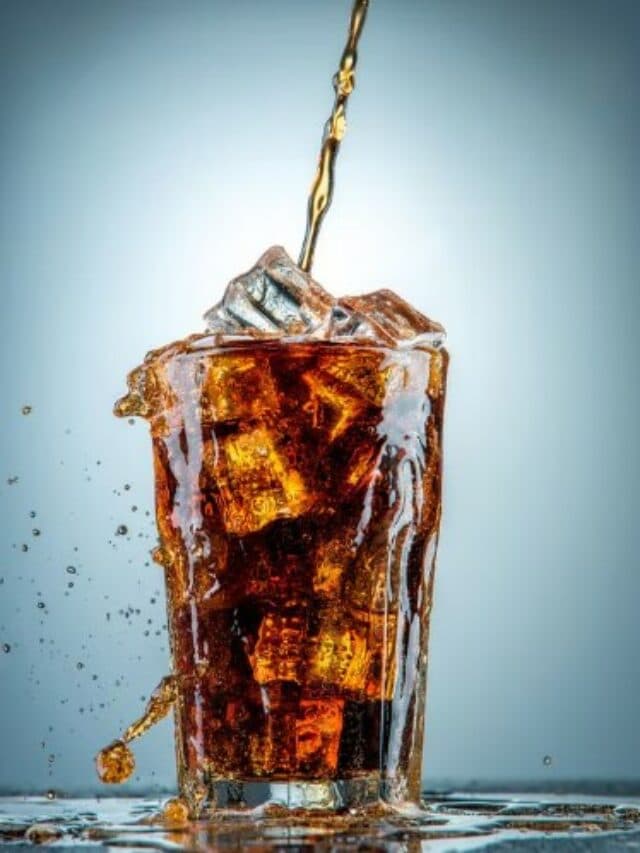 Cold Drink Side Effects: गर्मियों में जमकर पी रहे हैं कोल्ड ड्रिंक, जान लें कितना हो सकता है नुकसान