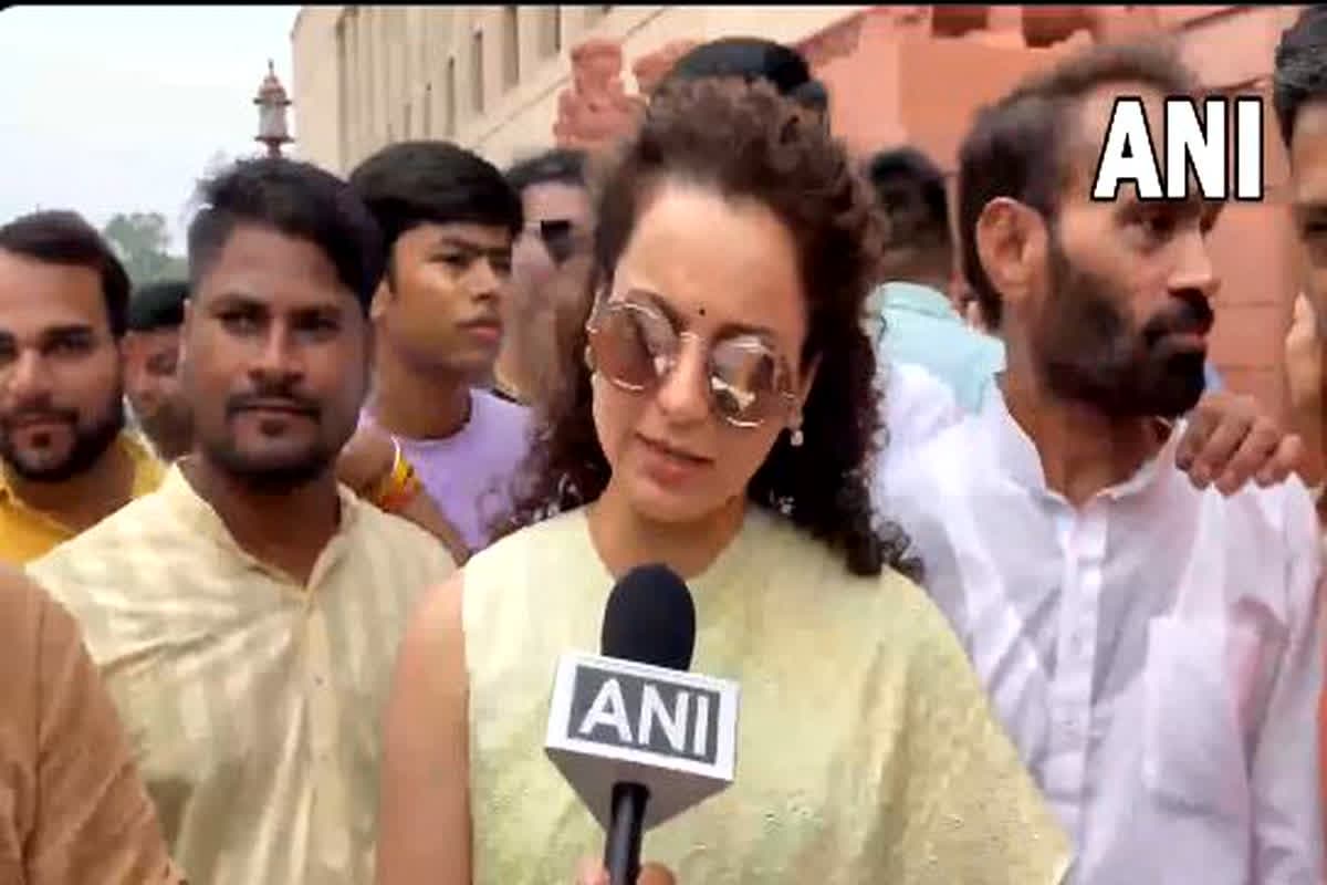 Kangana Ranaut Statement on Kisan Andolan | भाजपा ने कंगना रनौत को हड़काया, कहा- आगे ऐसा बयान न दें, किसान आंदोलन को लेकर कही थी ये बातें
