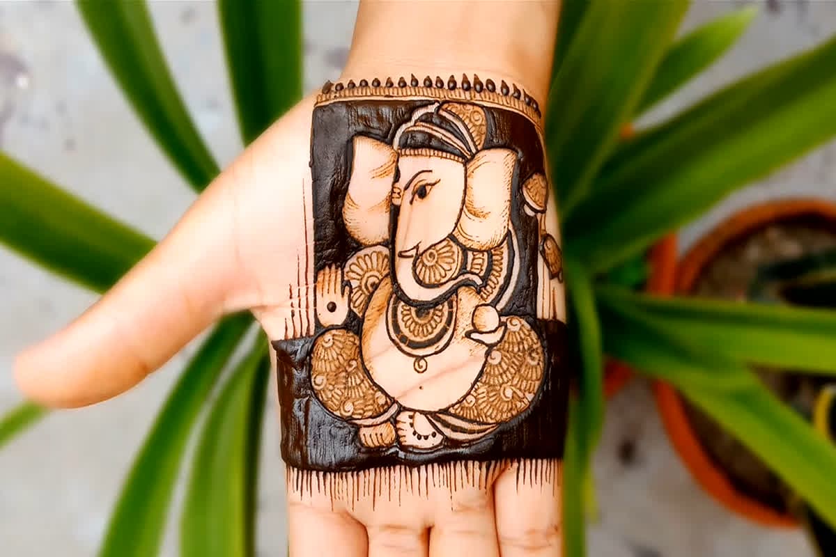 Ganesh Mehndi Design: