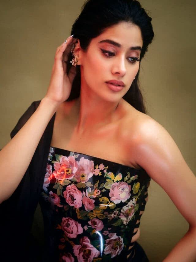 Janhvi Kapoor Hot Look: फ्लोरल स्लीवलेस टॉप में जान्हवी कपूर ने दिखाया बोल्ड अंदाज