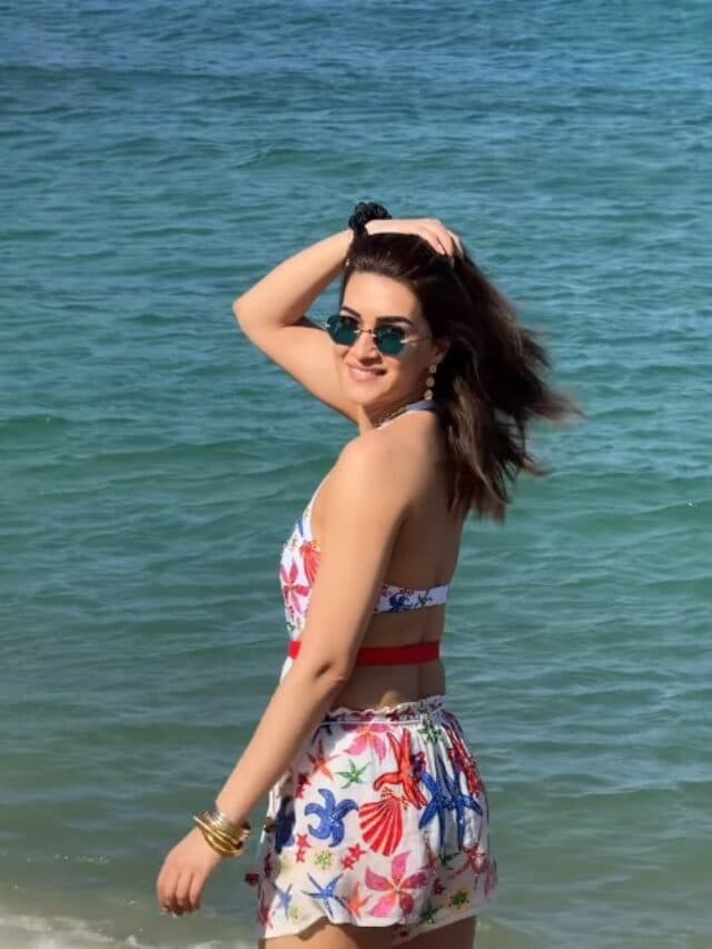 Kriti Sanon New Look: छुट्टियां मना रहीं एक्ट्रेस ने शेयर किया खूबसूरत लुक, देखे दिलकश अदाएं…