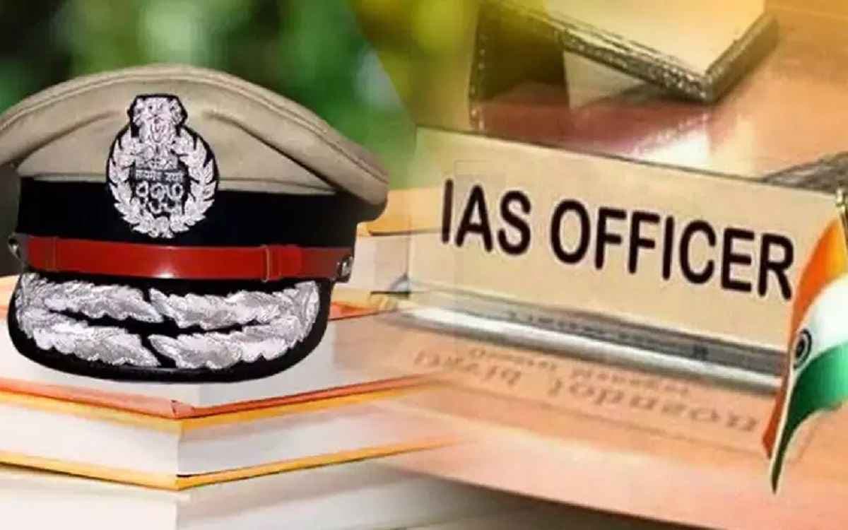 IAS Transfer News: प्रदेश में देर रात 26 आईएएस अधिकारियों के तबादले…. मुख्यमंत्री के दोनों प्रमुख सचिव भी हटाए गए, मिली ये बड़ी जिम्मेदारी