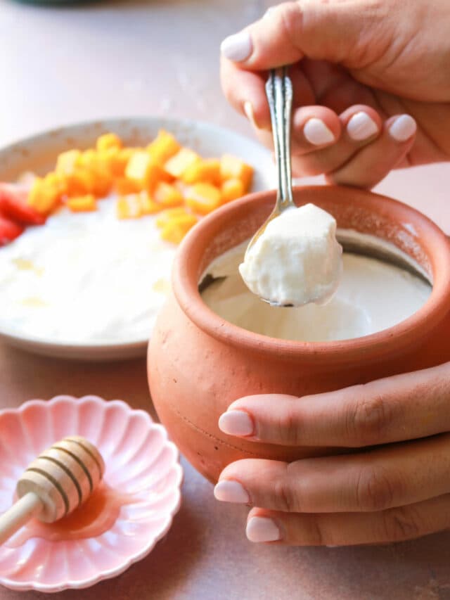 Dahi Khane ke Fayde or Nuksan: दही खाने के फायदे और नुकसान