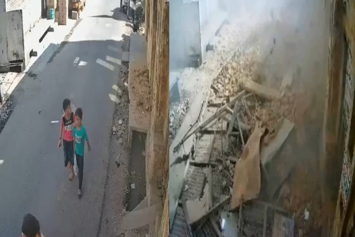 Meerut House Collapses Video: ‘जाको राखे साइयां मार सके न कोय..’ भरभराकर गिरा 150 साल पुराना मकान, बाल-बाल बच्चे दो मासूम बच्चे