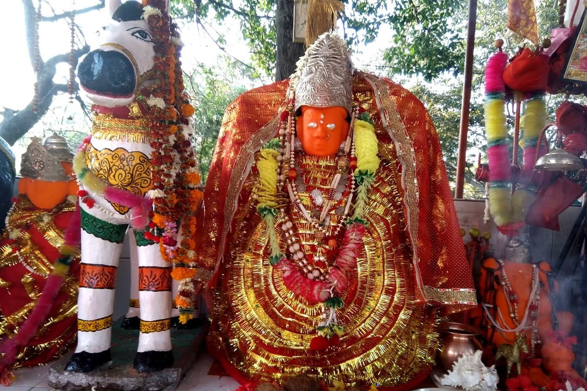 Maa Aangarmoti Temple: चोरहा मन नइ चोरा पाइस पूरा मूर्ति, मांग भरके.. मुड़ी ढांक के नइ कर सकस दरसन, वनदेवी दाई अंगारमोती के कहानी हे अइसन