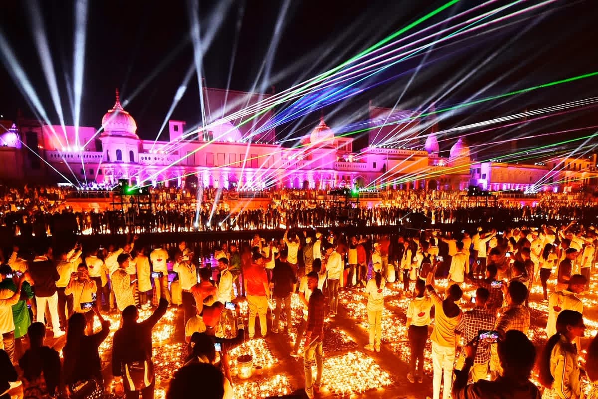 Ayodhya Deepotsav: 25 लाख से भी ज्यादा दीयों से जगमग होगी रामलला की नगरी अयोध्या, बनेगा नया विश्व कीर्तिमान, होगा भव्य आयोजन