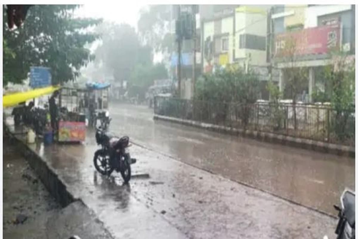 CG Weather Update: छत्तीसगढ़ के इन जिलों में झमाझम बारिश, अचानक बदला मौसम का मिजाज, तीन संभागों में अलर्ट