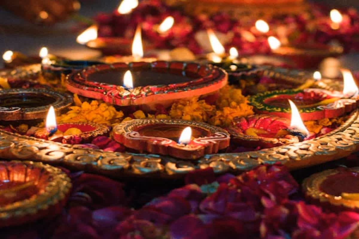 Dhanteras Deep Daan Timing 2024 : देशभर में कल मनाया जाएगा धनतेरस, जानिए कैसे किया जाता है दीपदान और क्या है इसका शुभ मुहूर्त