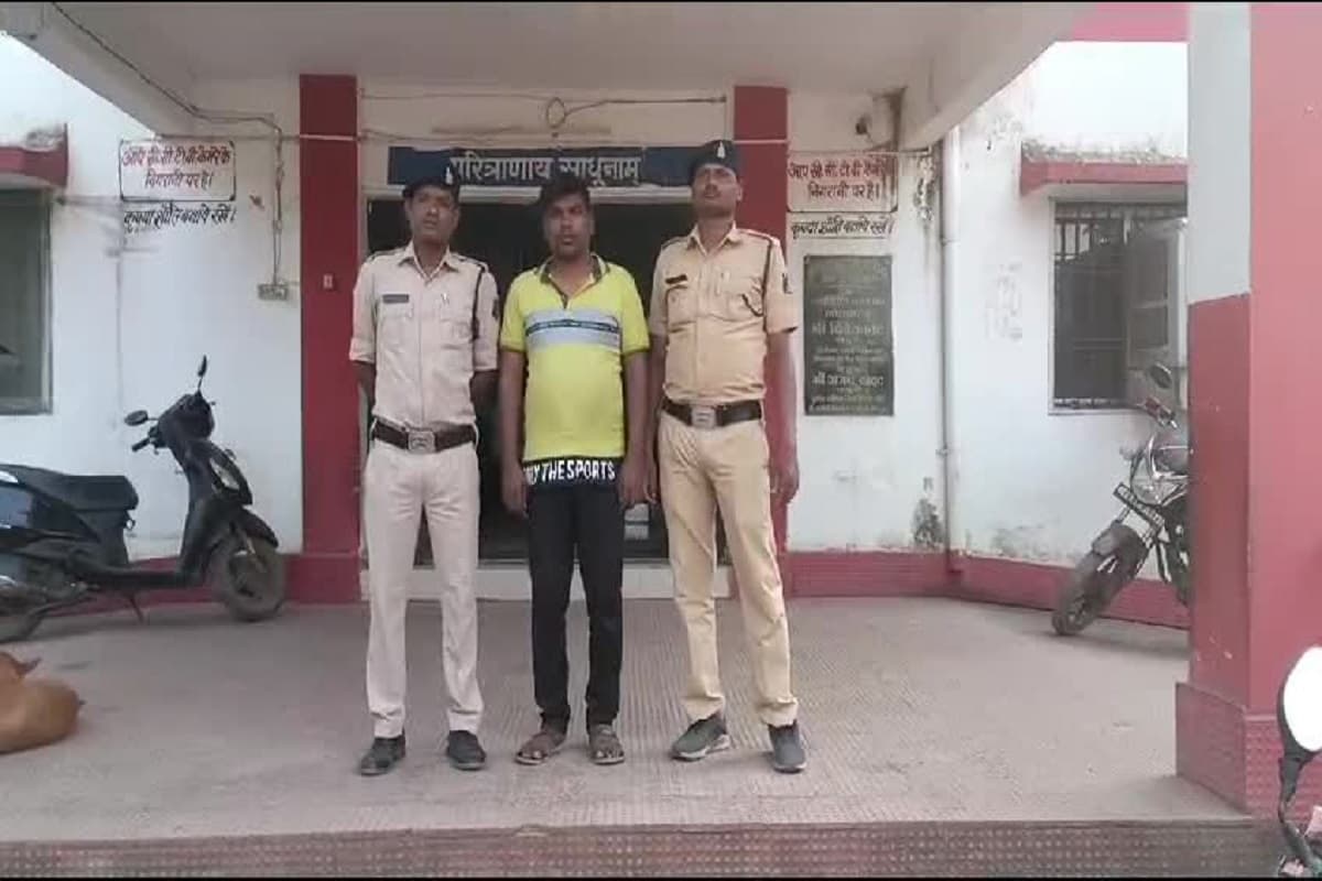 जांजगीर में फर्जी कलेक्टर गिरफ्तार! महिला सरपंच से फोन करके मांग रहा था ये चीज