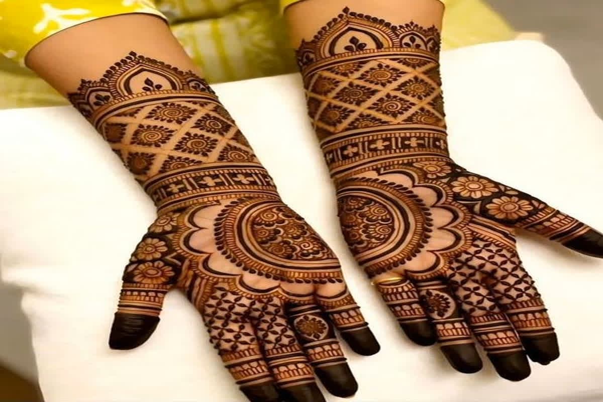 Diwali Special Mehndi Design: इस दिवाली अपने हाथों पर लगाए मेहंदी की ये खास डिजाइन, फेस्टिव सीजन में आपकी खूबसूरती पर लगाएंगे चार चांद