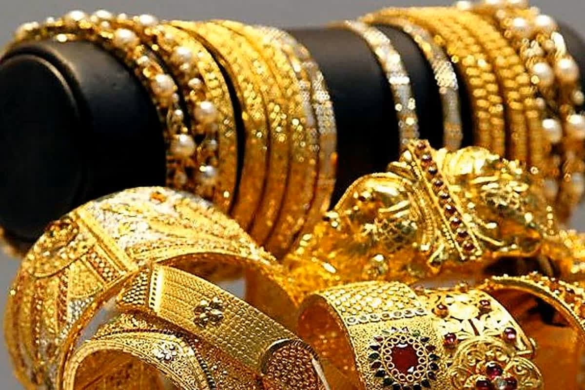 Today Gold Price: दिवाली के बाद ताबड़तोड़ सस्ता हुआ सोना, एक ही बार में आई 2000 रुपए की गिरावट, जानें क्या है आज का ताजा भाव