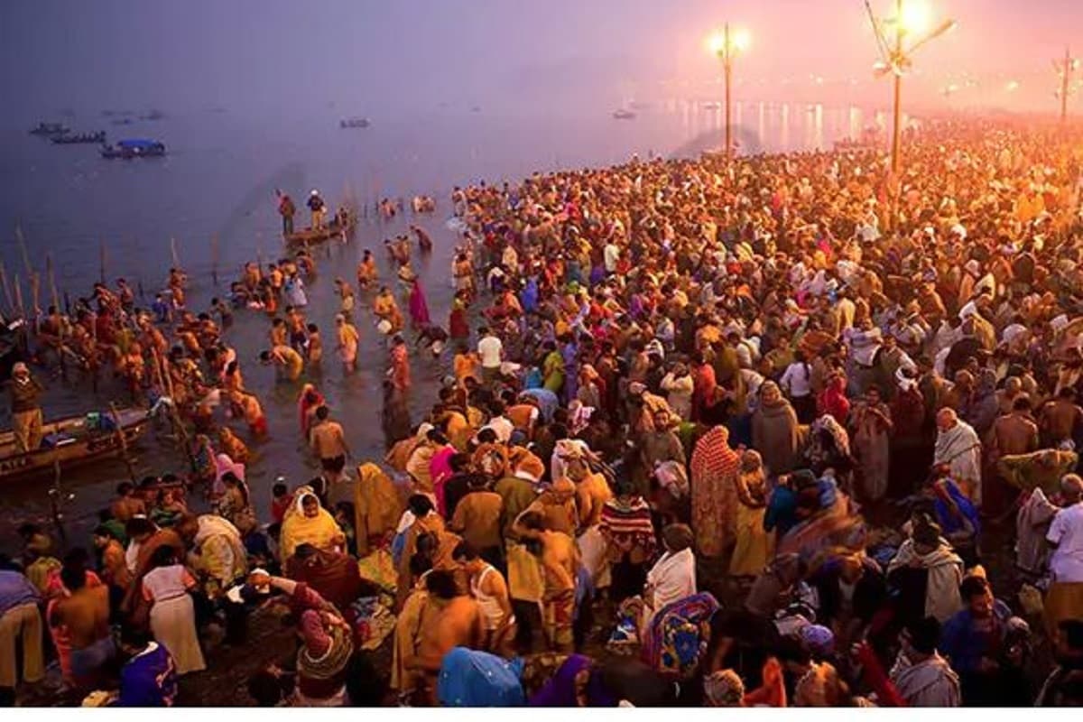 Mahakumbh 2025: कुंभ में नकली संतों को रोकने लगेगा ‘फर्जी बाबा स्कैनर’! अखाड़ा परिषद ने तैयार फर्जी संतों की लिस्ट