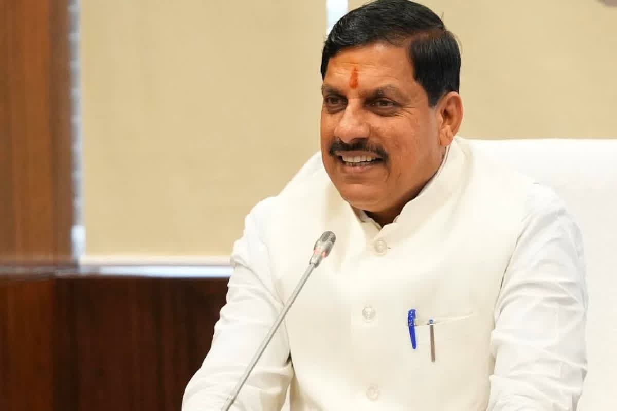Madhya Pradesh Samachar : सीएम उज्जैन में मनाएंगे दिवाली.. शिवराज सिंह, वीडी शर्मा भोपाल और जीतू पटवारी आदिवासियों के साथ बनाएंगे दीवापली पर्व