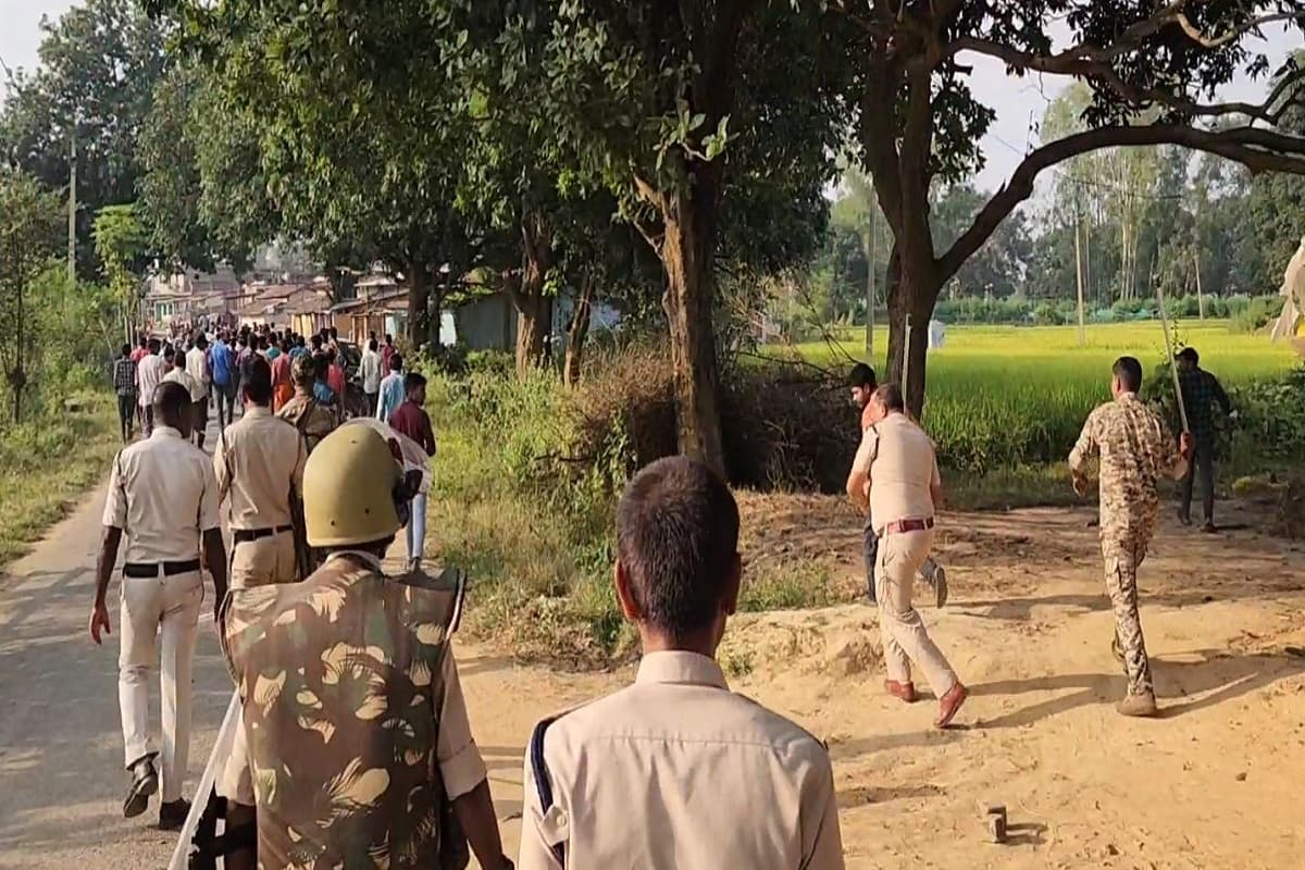 ग्रामीणों ने SDM पर चलाई चप्पल! पुलिस कर्मियों और पटवारी पर किया पथराव, बड़ी संख्या में पुलिस बल तैनात