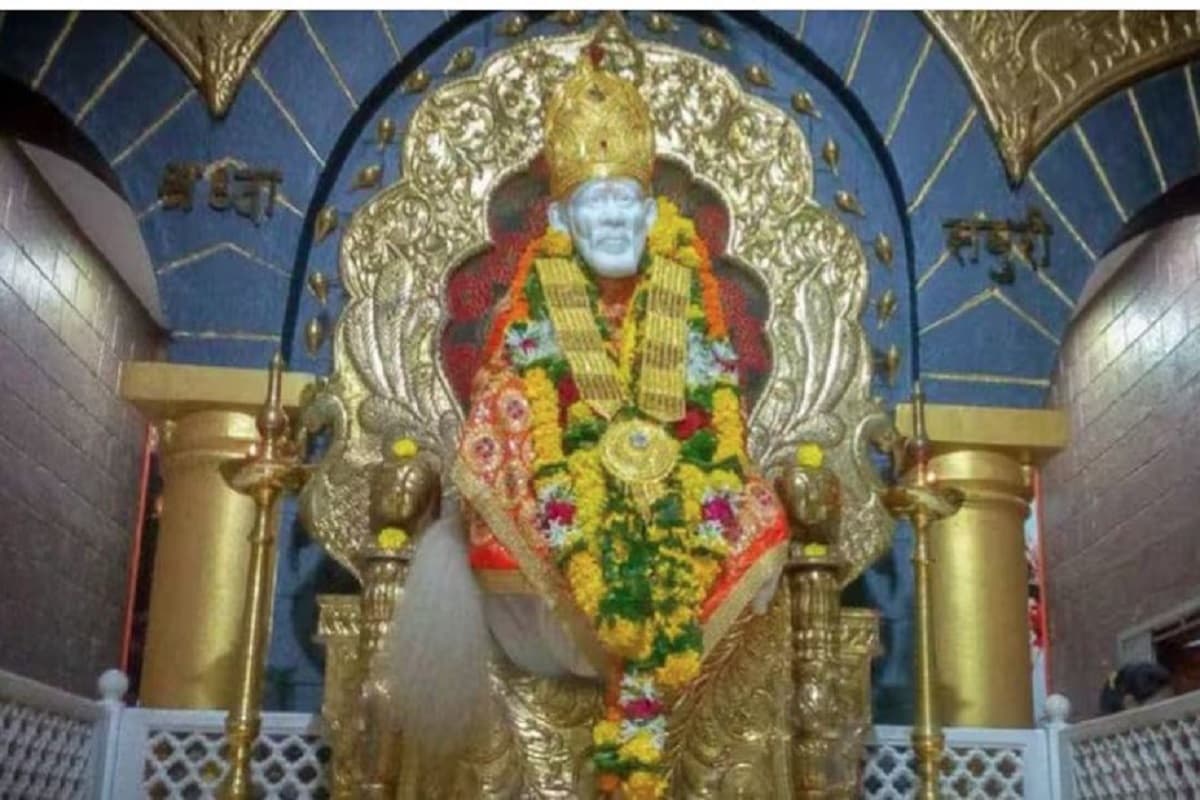 साईं बाबा की प्रतिमा पर बढ़ा विवाद, काशी के मंदिरों से हटाई गई मूर्तियां, प्रेत की पूजा मान रहे ये लोग