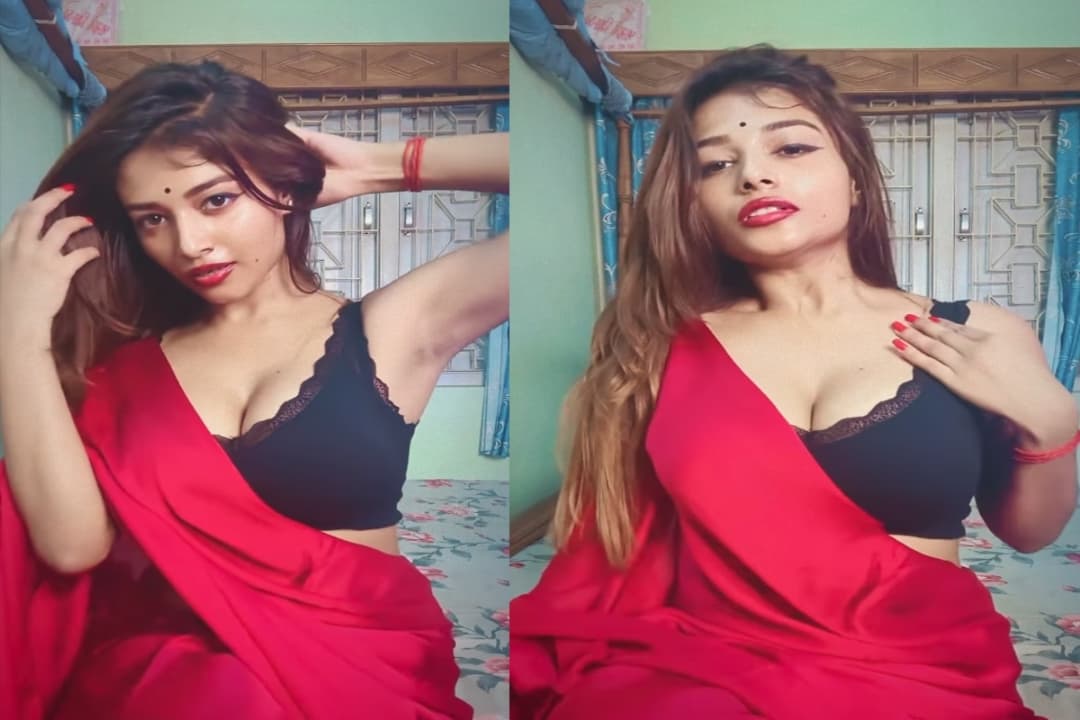 Watch Desi Girl Latest Sexy Video : अंगड़ाइयां लेते हुए देसी का गर्ल ने कराया हुस्न का दीदार.. सेक्सी अदाएं देख लोग हुए मदहोश, देखें वीडियो