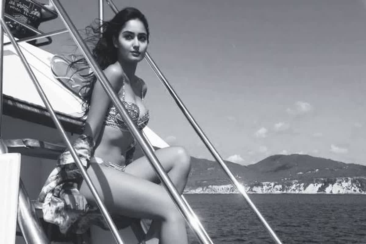 Tridha Choudhury Hot Video: समुद्र के किनारे आश्रम की ‘बबीता’ ने उतार फेंका कपड़ा! कैमरे के सामने दिए खतरनाक पोज, अब सोशल मीडिया पर मचा बवाल