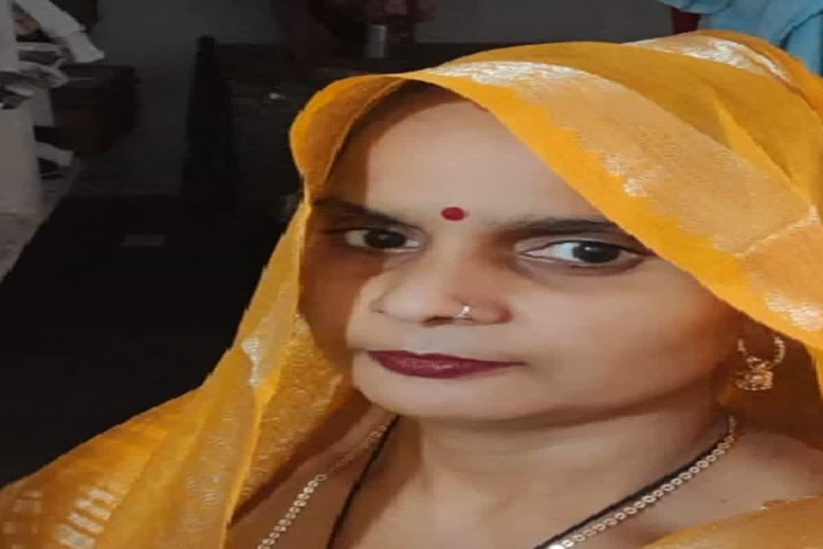 UP News: करवा चौथ के व्रत से पहले महिला ने दी जान, परिवार में पसरा मातम का माहौल, हैरान कर देगी वजह
