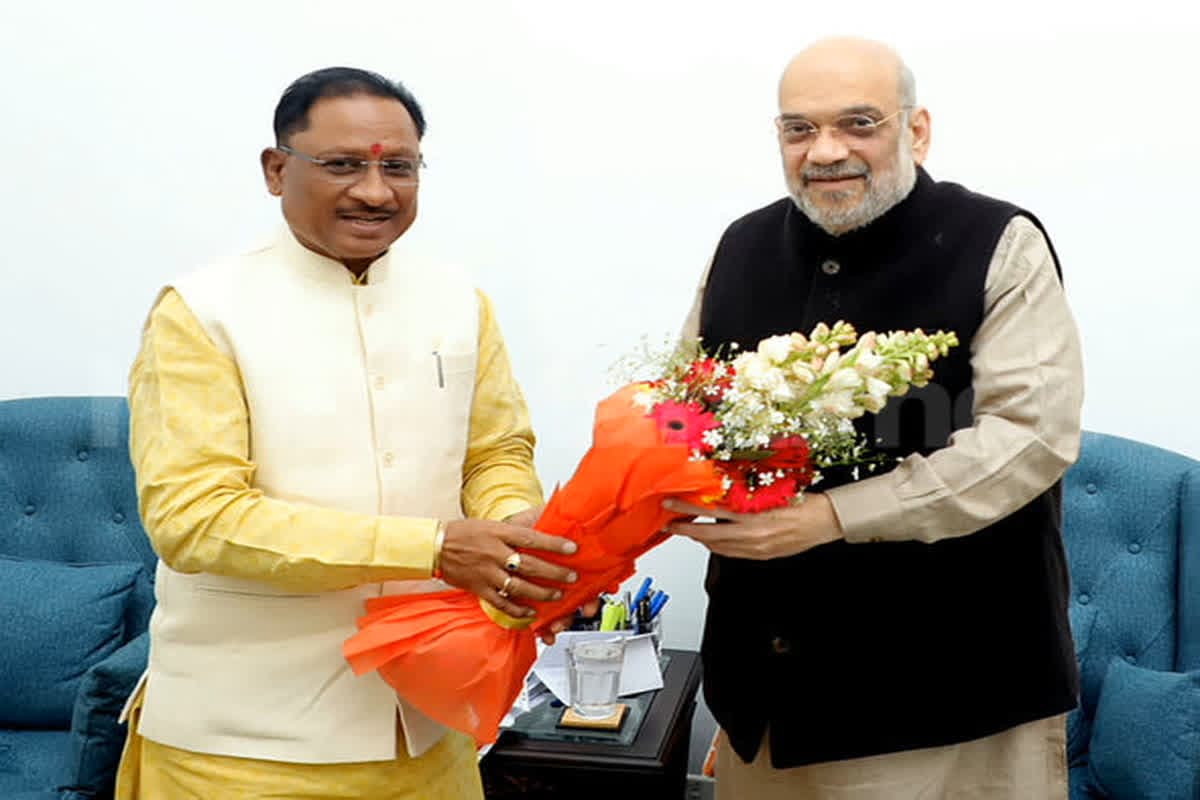 Meeting of CM Sai and Amit Shah: सीएम साय ने की केंद्रीय गृहमंत्री अमित शाह से भेंट.. नक्सल मामलों समेत शिक्षा, स्वास्थ्य और रोजगार के मुद्दों पर हुई चर्चा