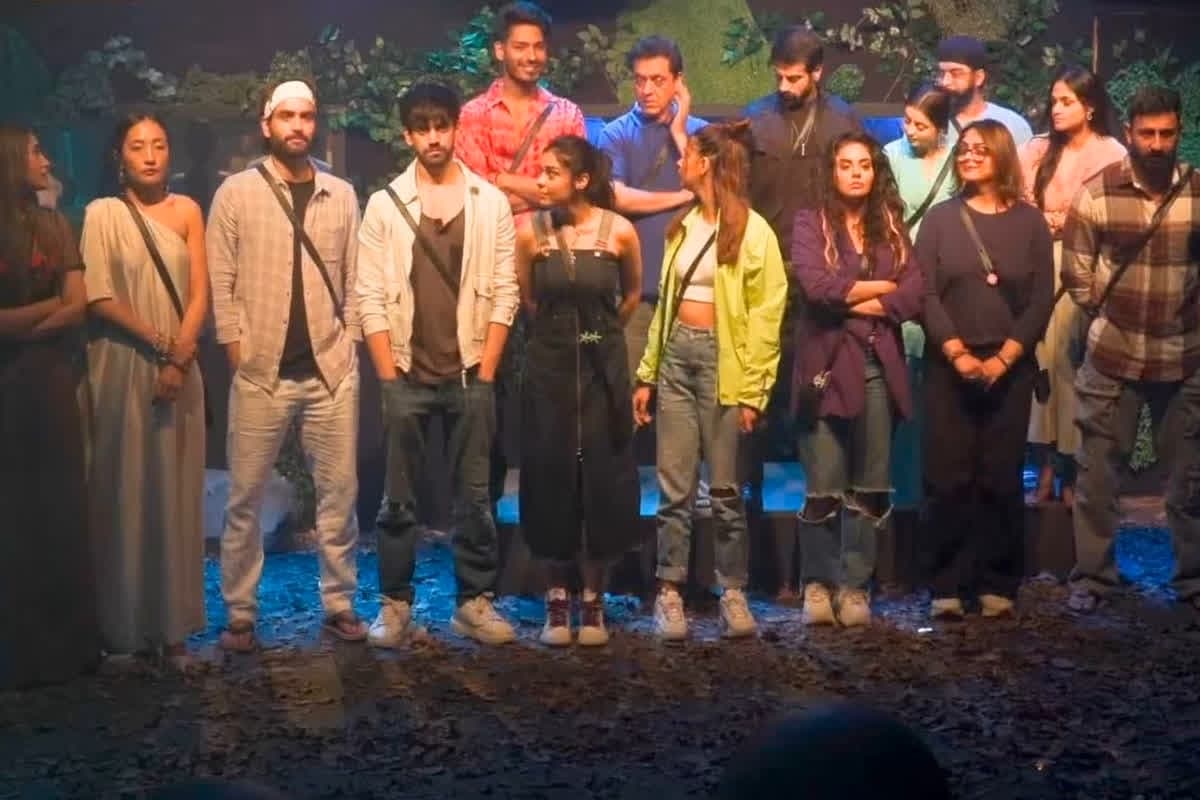 Bigg Boss 18 Nomination Update: ‘बिग बॉस 18’ के इन तीन दमदार कंटेस्टेंट पर गिरी नॉमिनेशन की गाज, सारा खान ने दिखाया तांडव