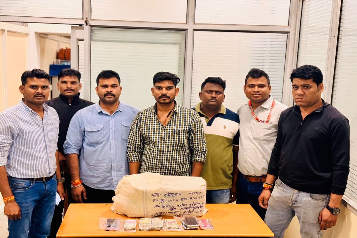 Illegal Drugs Seized: नशे के खिलाफ पुलिस की बड़ी कार्रवाई, 10 करोड़ से भी अधिक कीमत के अवैध मादक पदार्थ किए जब्त