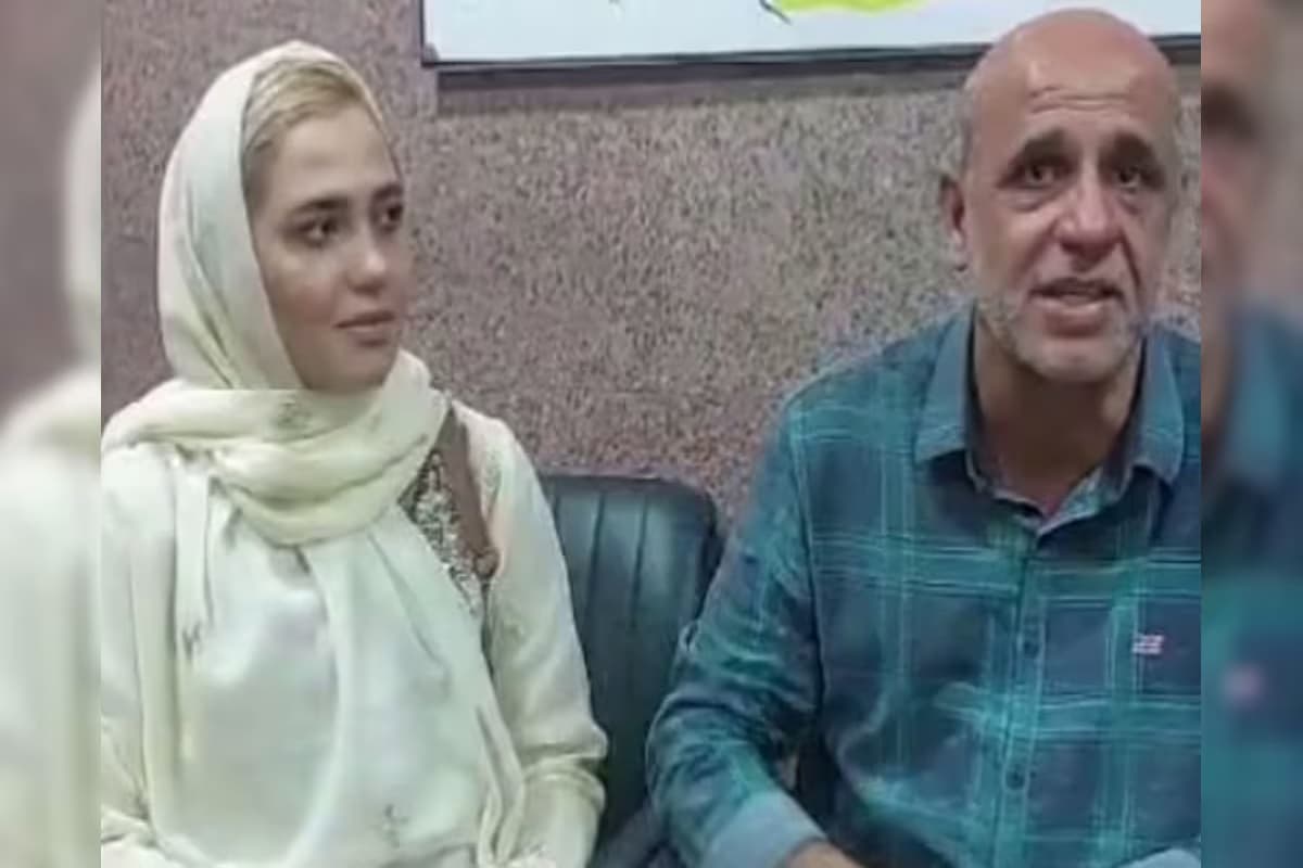 Agra News: ताजमहल घूमने आए ईरानी पर्यटक जोड़े ने मंदिर में पढ़ी नमाज, लोग भड़के तो दी ये सफाई